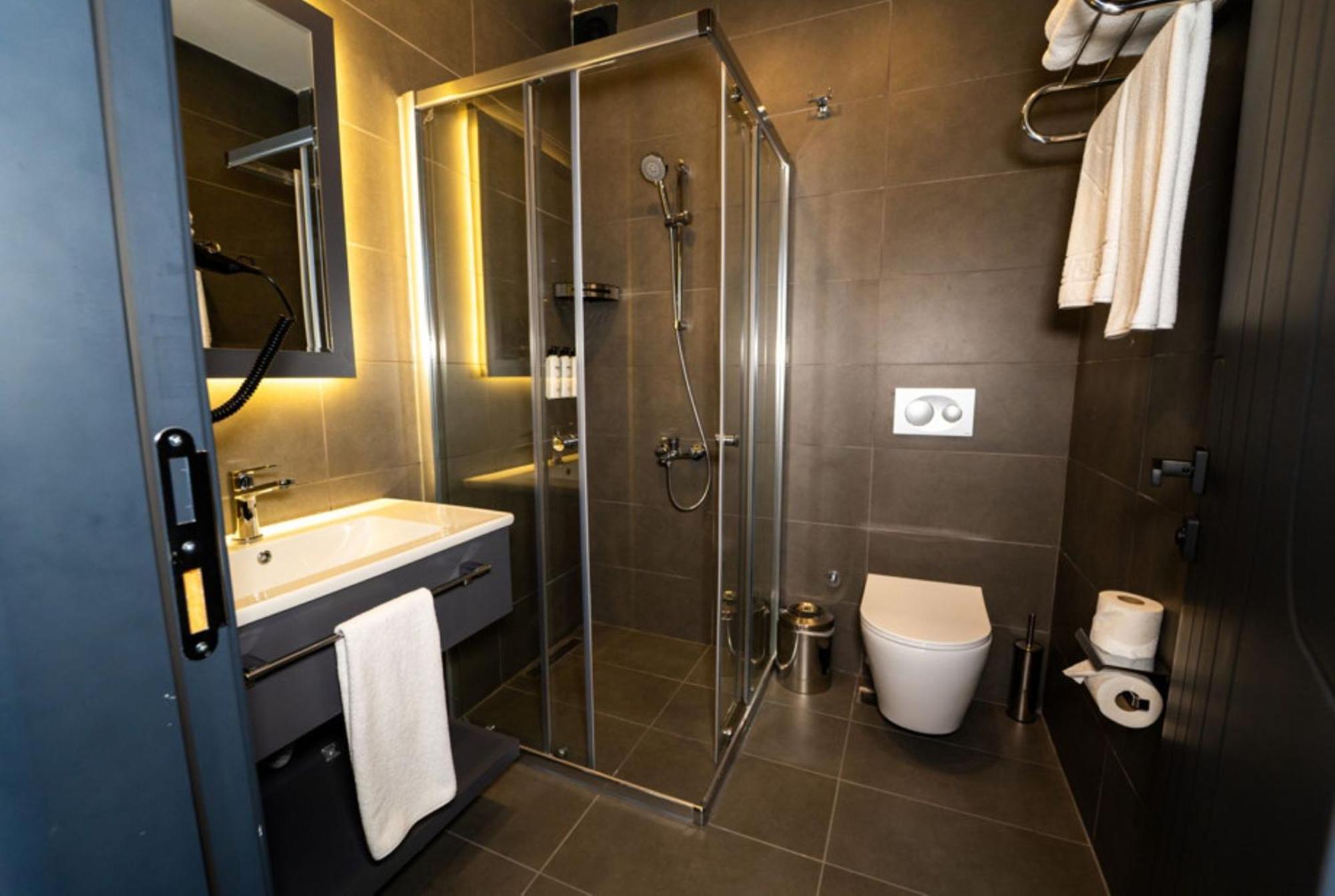 Educity And Atasehir Hotel