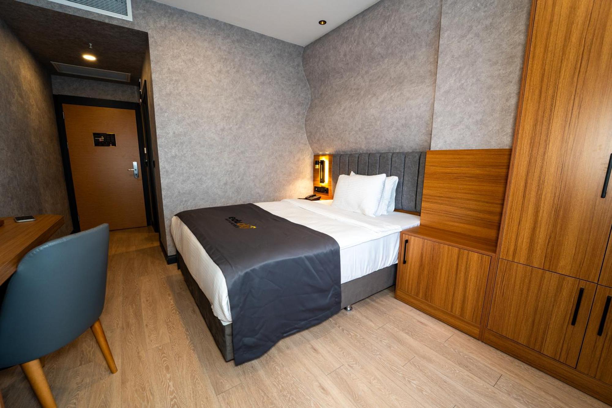 Hotel Educity And Atasehir