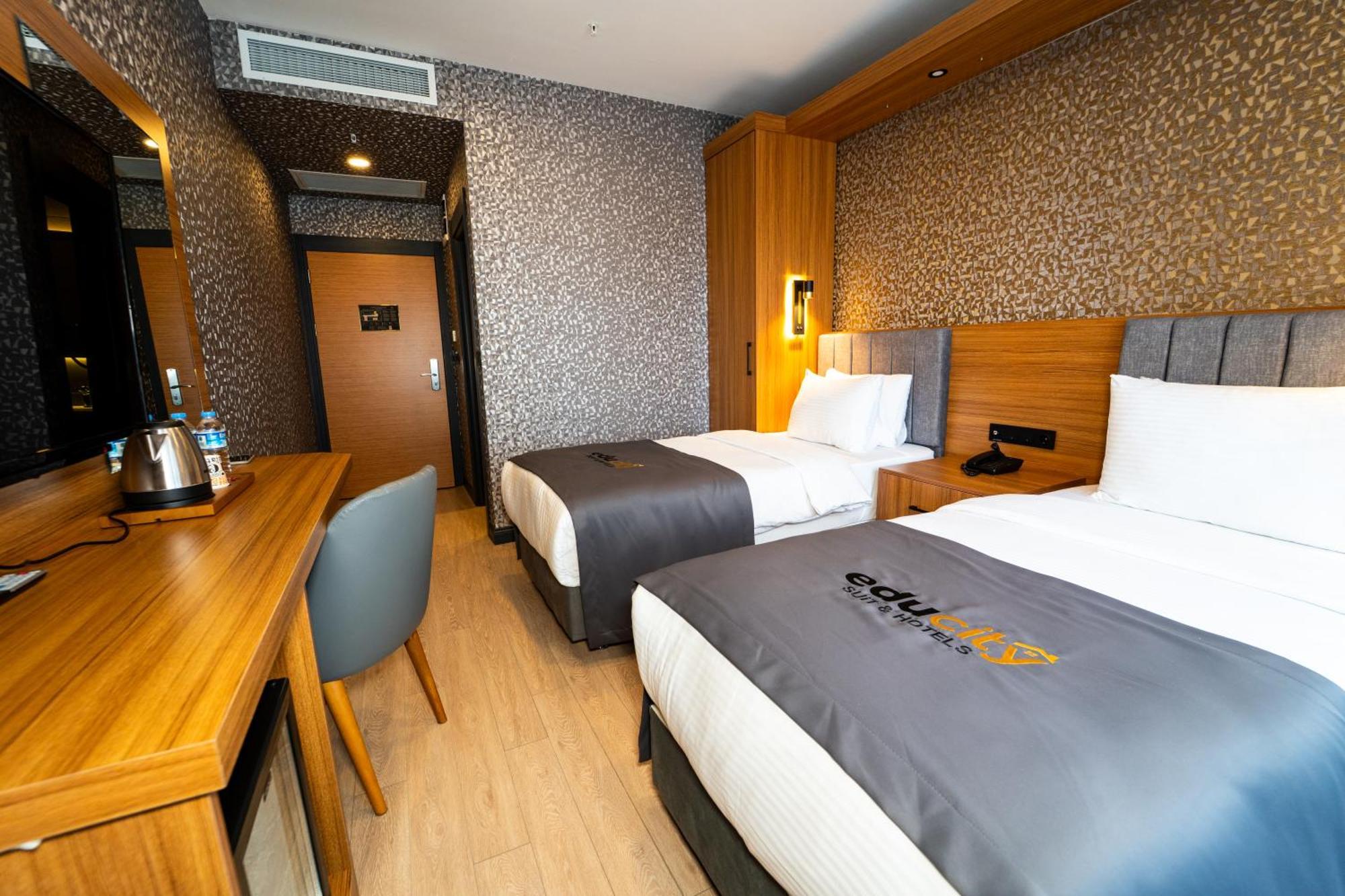 Hotel Educity And Atasehir 4*